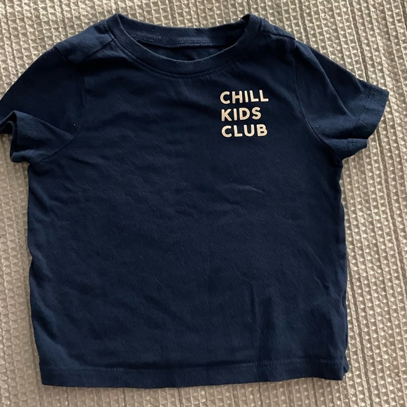 Old Navy ‘chill kids club’ Baby T-Shirt. Size 18-24M - Picture 2 of 5